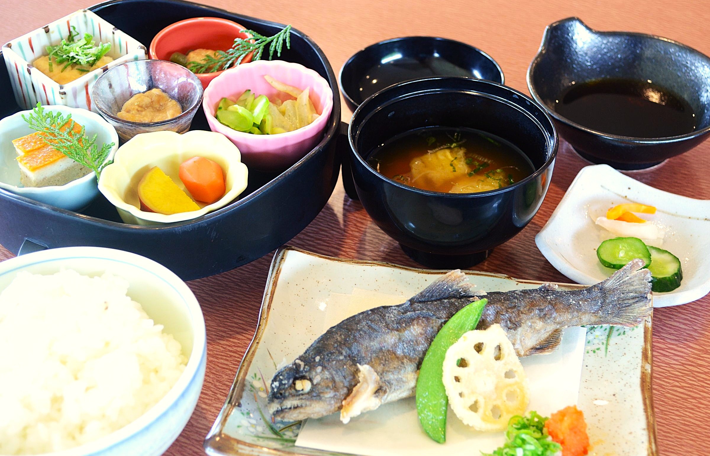 昼食イメージ